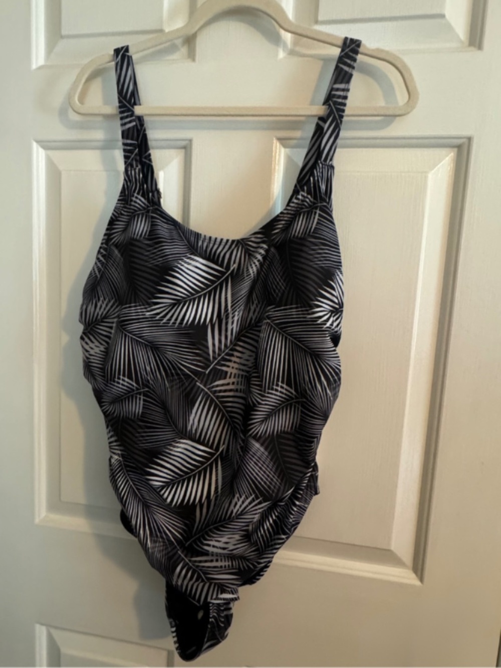 Nicole Miller Womens Plus Size Swimsuit Shadow Palms Print Size 2X